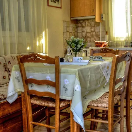 Mainades Maisonettes&studios - Andros Serene Escape