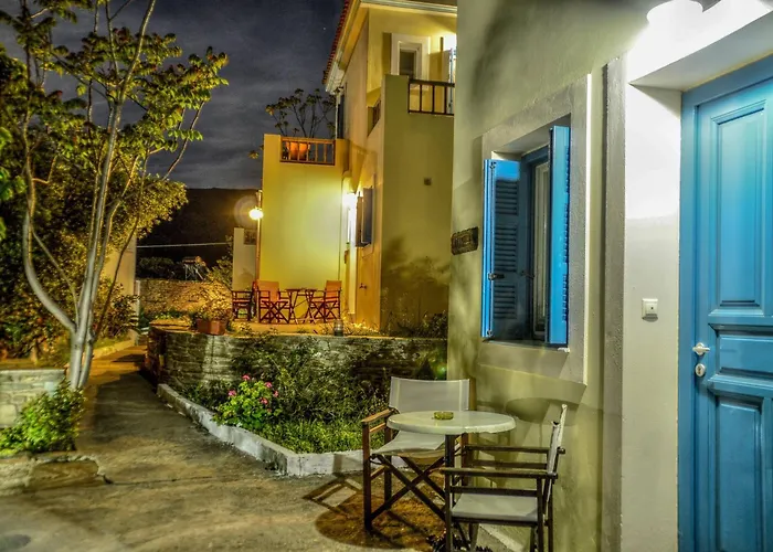 Mainades Maisonettes&studios - Andros Serene Escape *