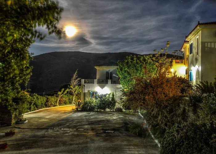 Mainades Maisonettes &