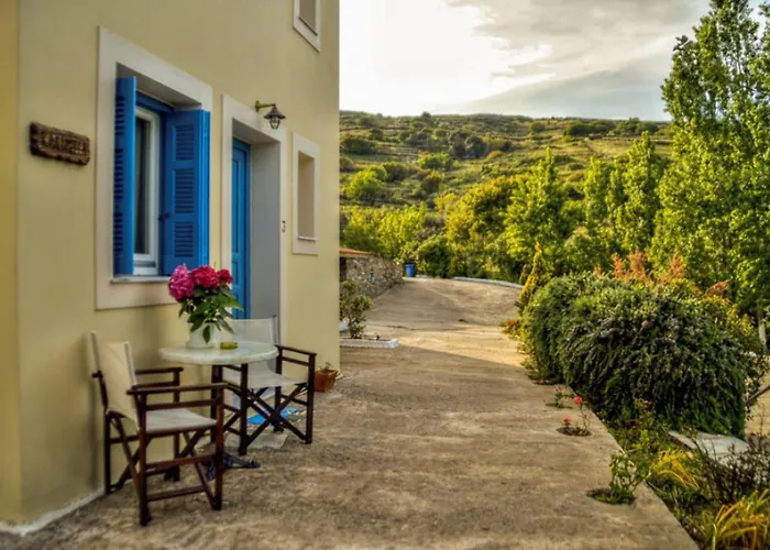 Mainades Maisonettes & Studios Apartment Menites