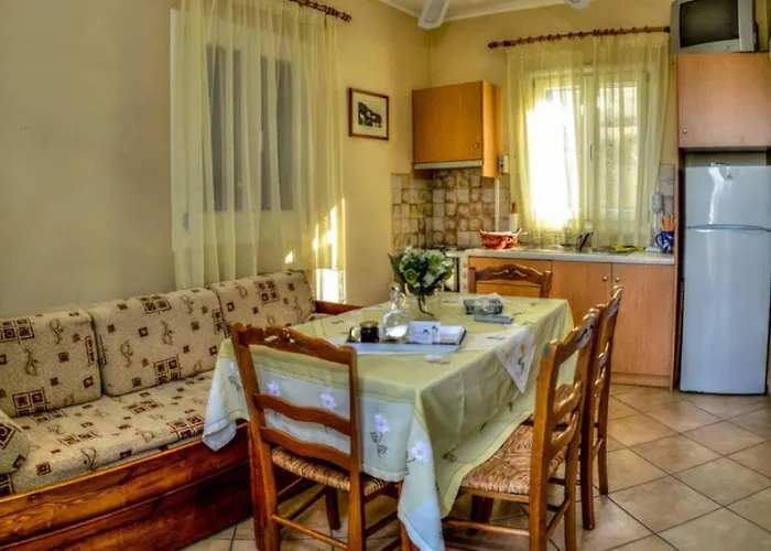 Mainades Maisonettes & Studios *